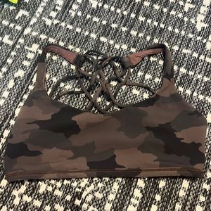 Lululemon Free to be bra size 6!!
